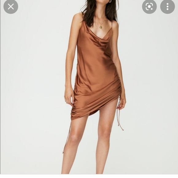 NWOT aritzia wilfred only ruched slip dress cool beige M - Picture 5 of 12
